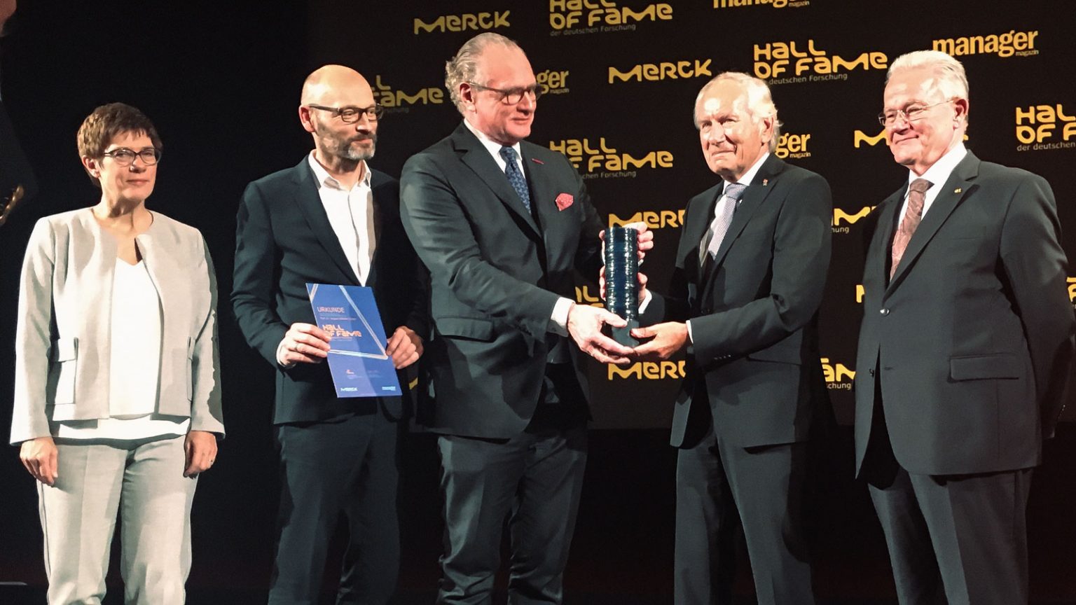 Prof. Dr. August-Wilhelm Scheer in Hall of Fame der deutschen Forschung aufgenommen